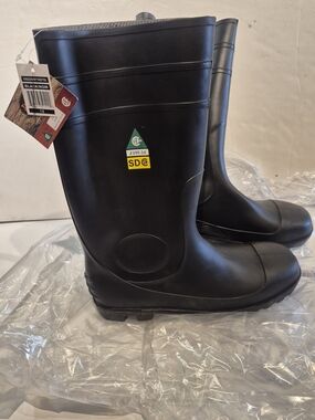 Pioneer Work Boots Can/CSA Z195-14 Size 13 Steel Toed Black Mens